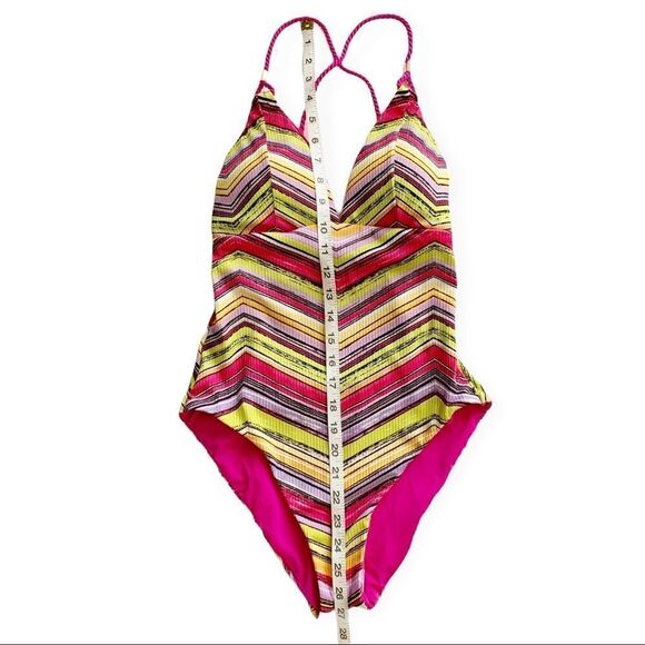 BECCA Farah Reversible Ribbed One-Piece Swimsuit! - Picture 8 of 9